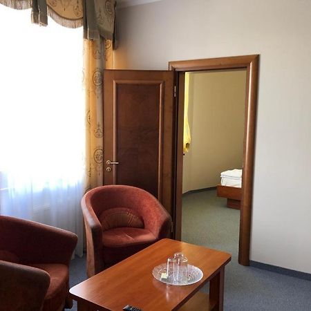 Готель Леон Novohrad-Volynskyi Exterior foto