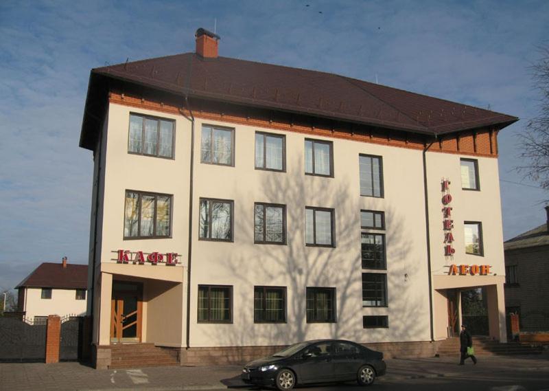 Готель Леон Novohrad-Volynskyi Exterior foto